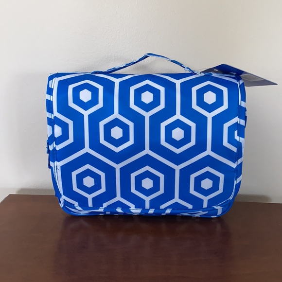 Travel Valet Cosmetics Case - Picture 2 of 8